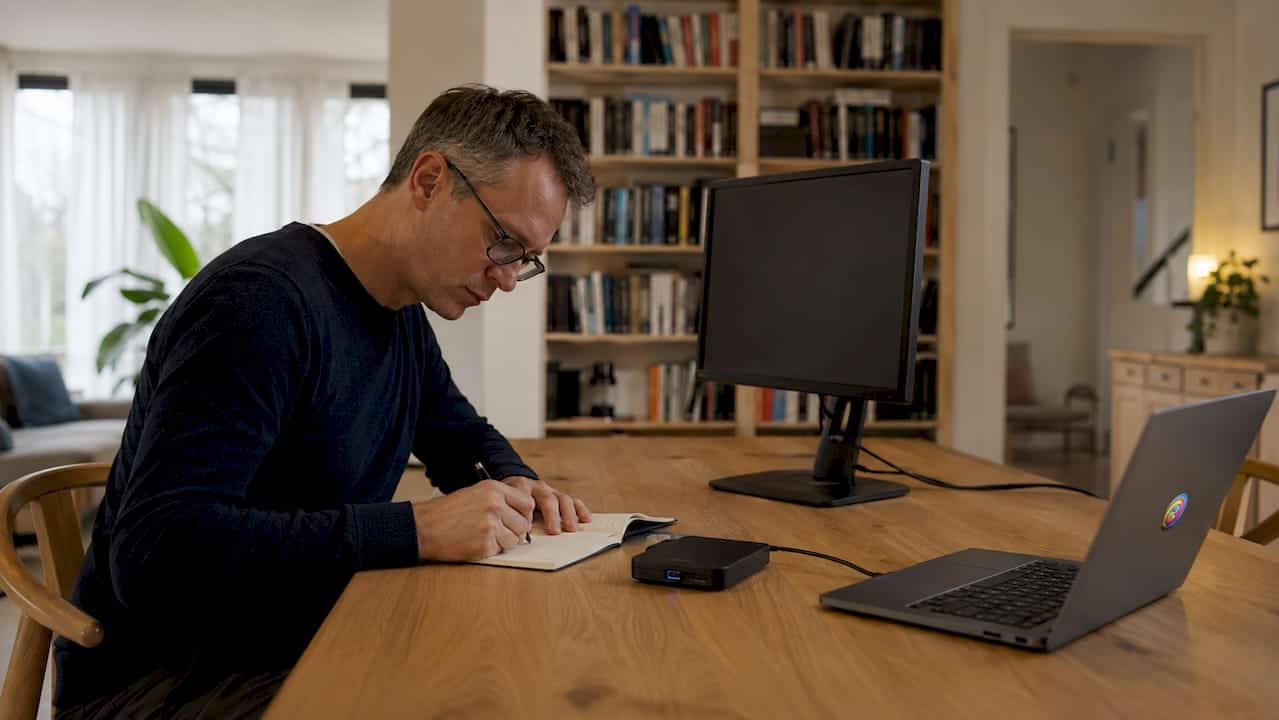 Een IT-expert onderzoekt waarom je computer zo langzaam is.