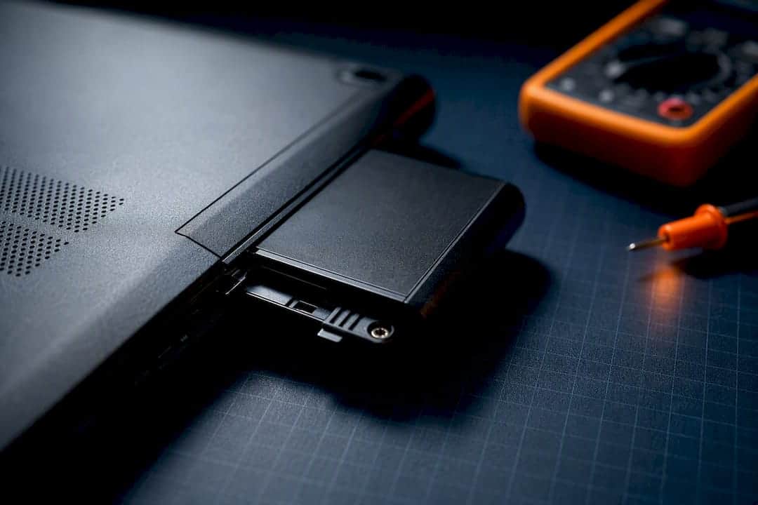 Close-up van een versleten laptopaccu